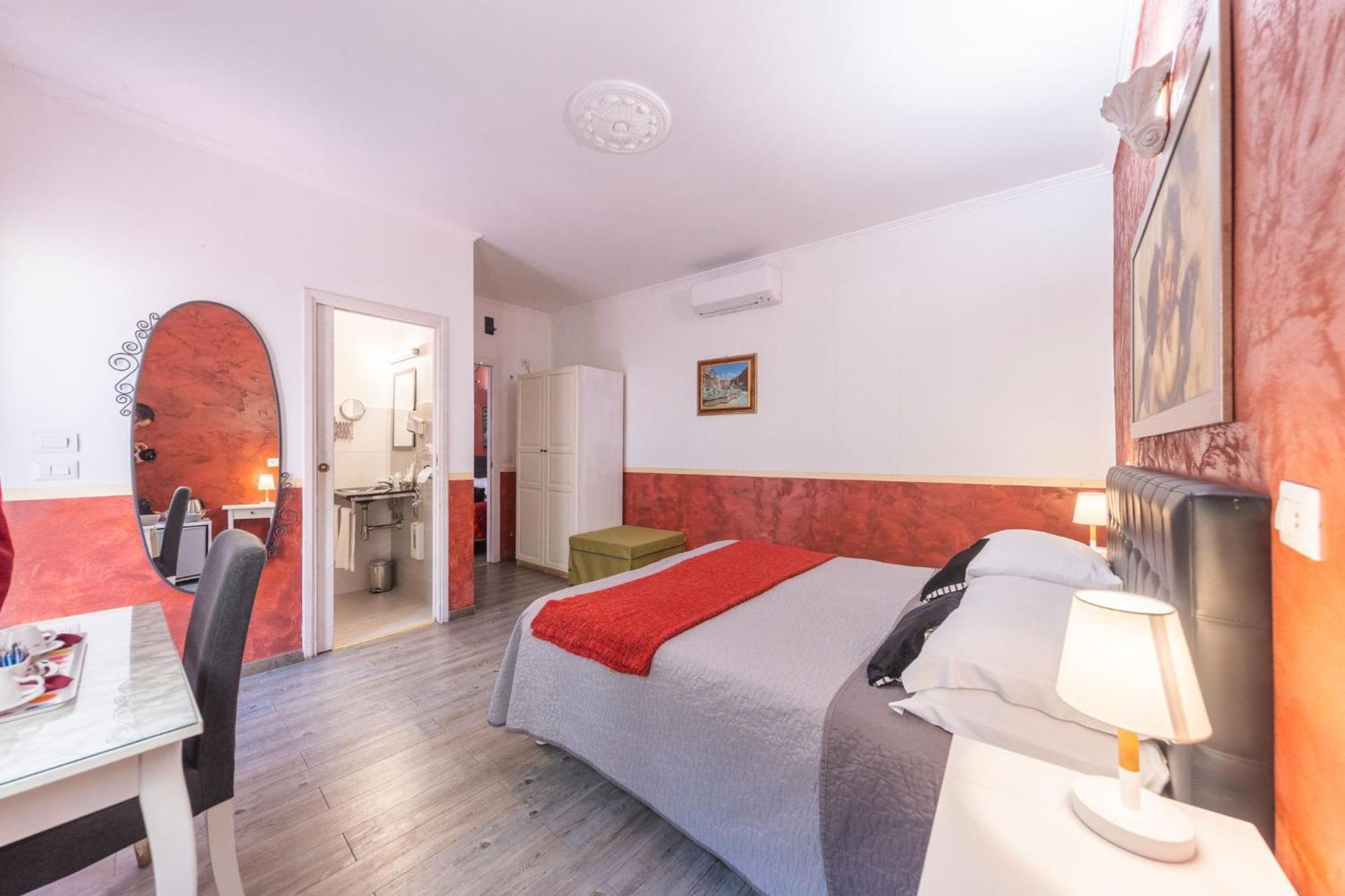 Room In Bb - Family Room In History House Rome Bagian luar foto